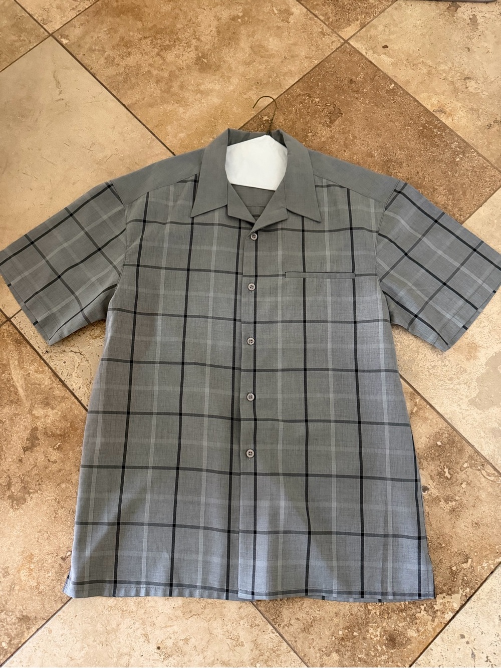 Men's Short-Sleeve Gray Windowpane Button-Up Shirt